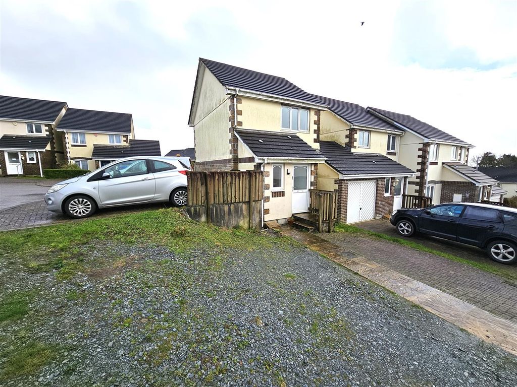 2 bed link detached house for sale in Sampson Close, St. Anns Chapel, Gunnislake PL18, £215,000