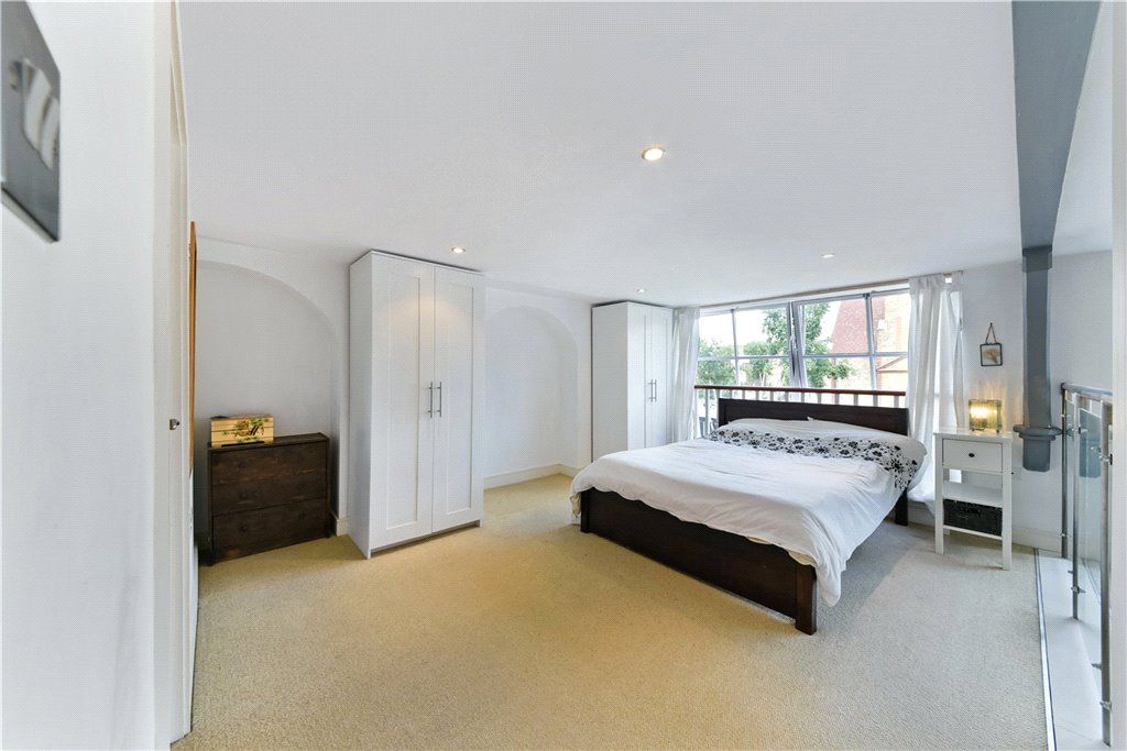 1 bed flat for sale in Tottenham Road, London N1, £485,000