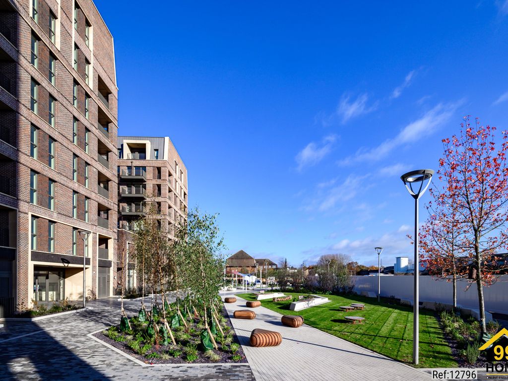 2 bed flat for sale in Flat 21 Sutherland Boulevard, Surbiton, County KT5, £117,500