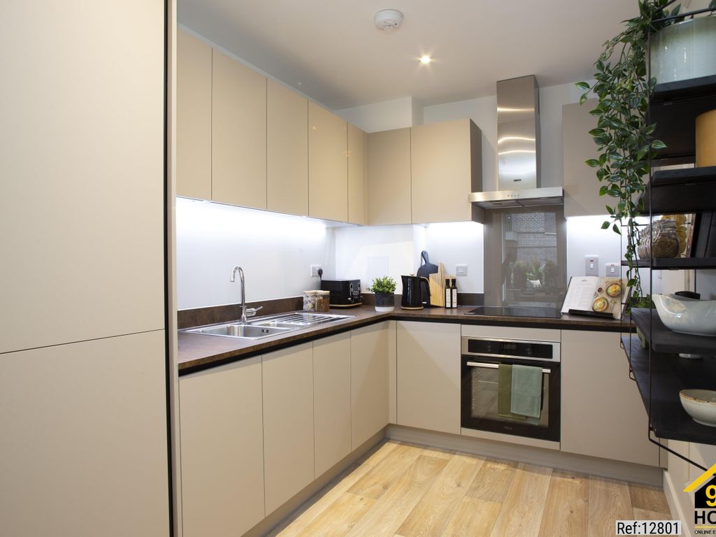 1 bed flat for sale in Flat 33 Sutherland Boulevard, Surbiton, Greater London KT5, £91,875