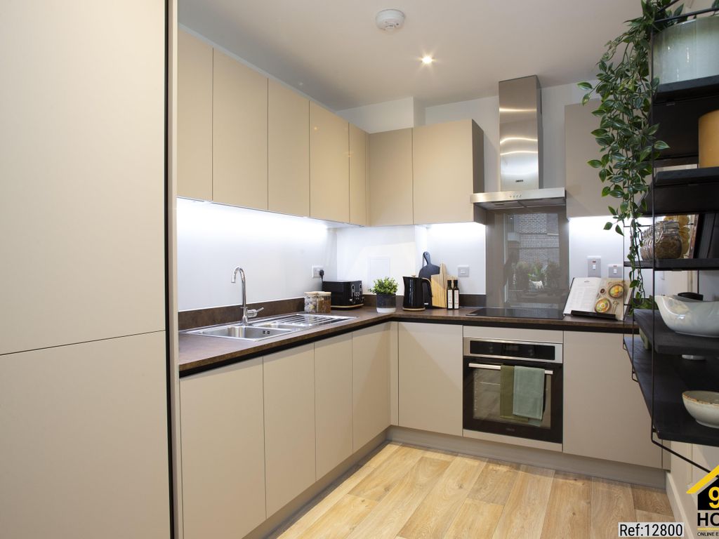 1 bed flat for sale in Sutherland Boulevard, Surbiton, Greater London KT5, £89,375