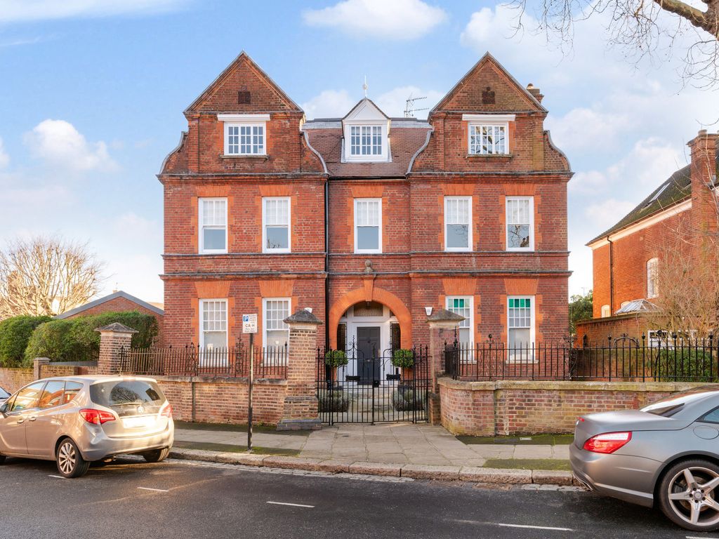 4 bed flat for sale in Hampstead Hill Gardens, Hampstead NW3, £2,250,000