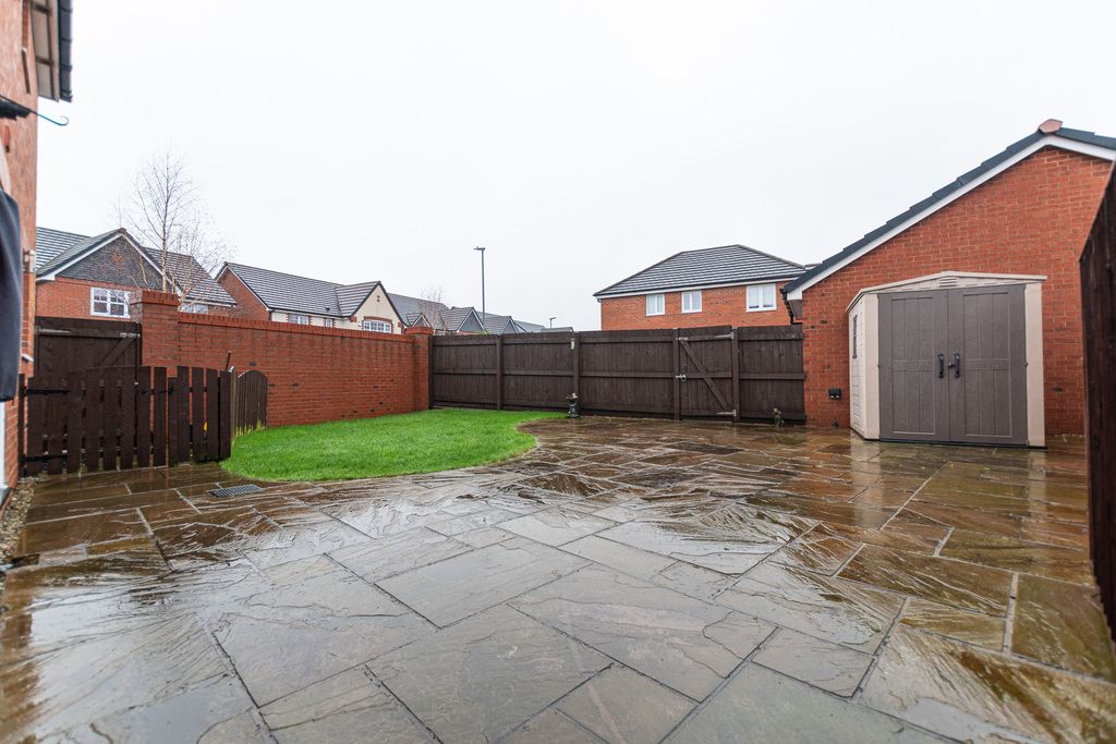 4 bed detached house for sale in Becconsall Gardens, Hesketh Bank, Preston PR4, £320,000