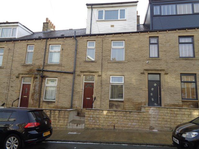 4 bed property for sale in Parsonage Road, West Bowling, Bradford BD5, £179,950