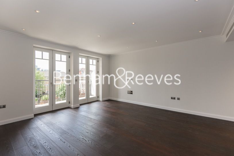 2 bed flat to rent in Carnwath Road, Fulham SW6, £3,100 pcm