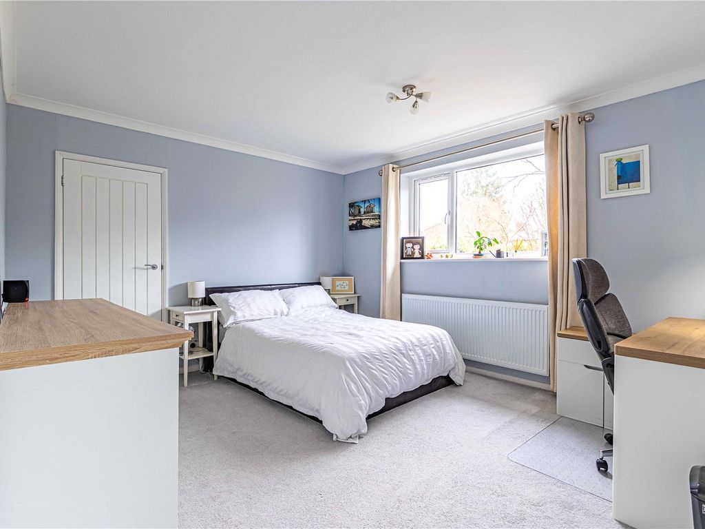 3 bed detached house for sale in Fishery Passage, Boxmoor, Hemel Hempstead, Hertfordshire HP1, £700,000