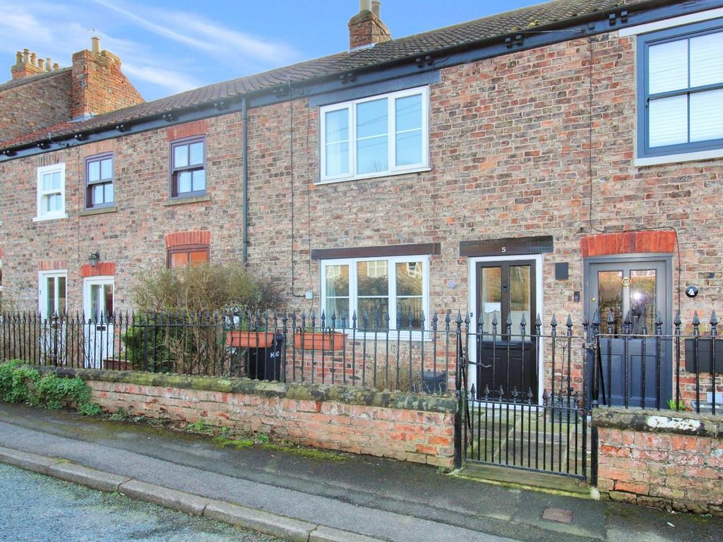 2 bed terraced house for sale in Chapel Row, Copt Hewick, Ripon, North Yorkshire HG4, £235,000