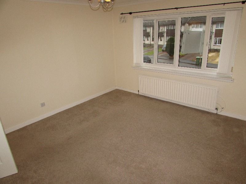 2 bed flat to rent in Holly Grove, Holytown ML4, £600 pcm