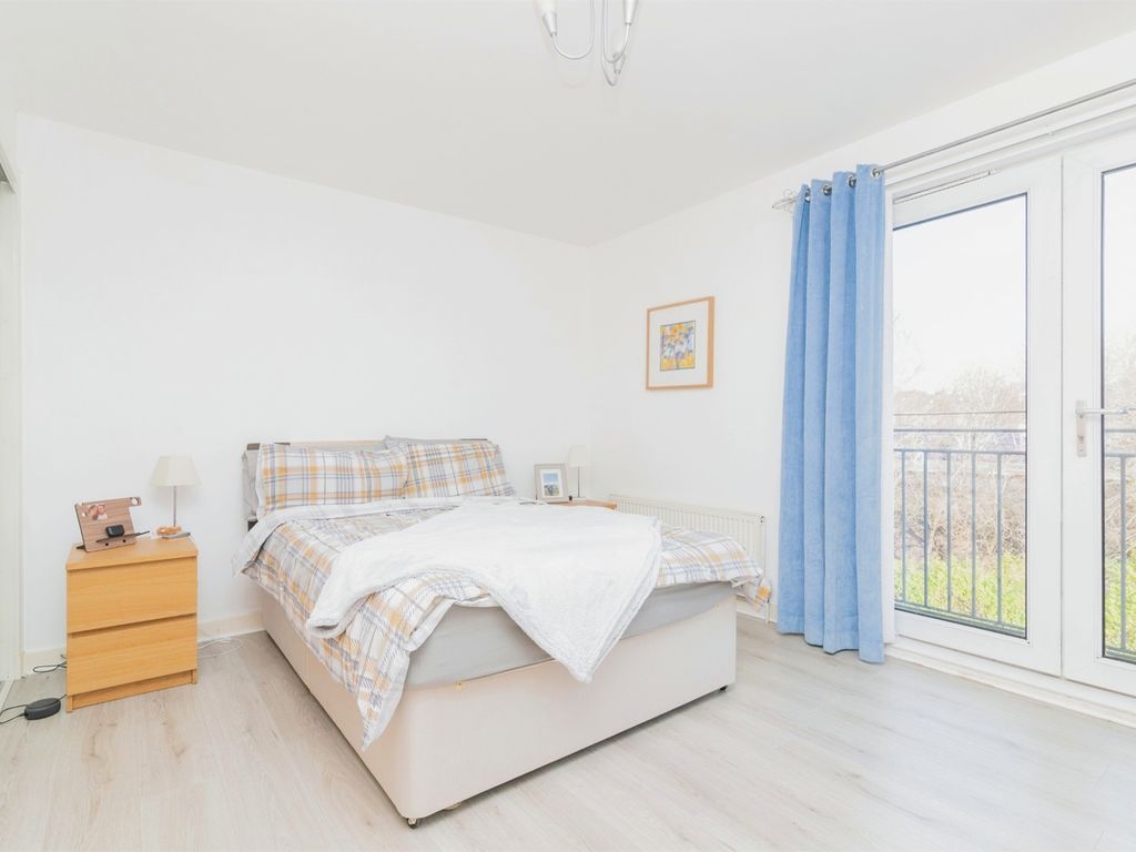 2 bed flat for sale in Auldhouse Retail Park, Cogan Street, Glasgow G43, £185,000