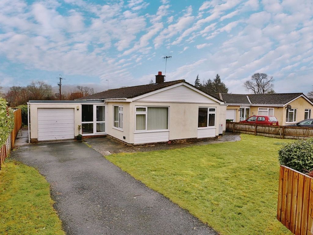 3 bed bungalow for sale in Pencommin, Llangynidr, Crickhowell, Powys NP8, £375,000