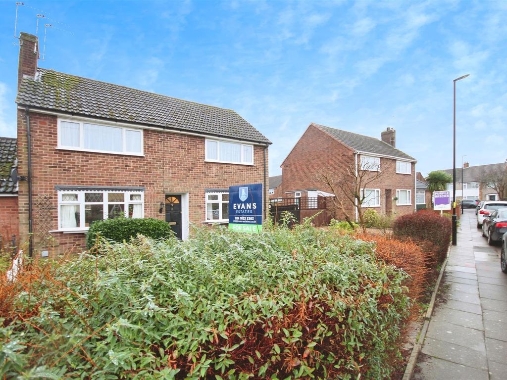 2 bed flat for sale in Woodburn Close, Allesley Park, Coventry CV5, £160,000