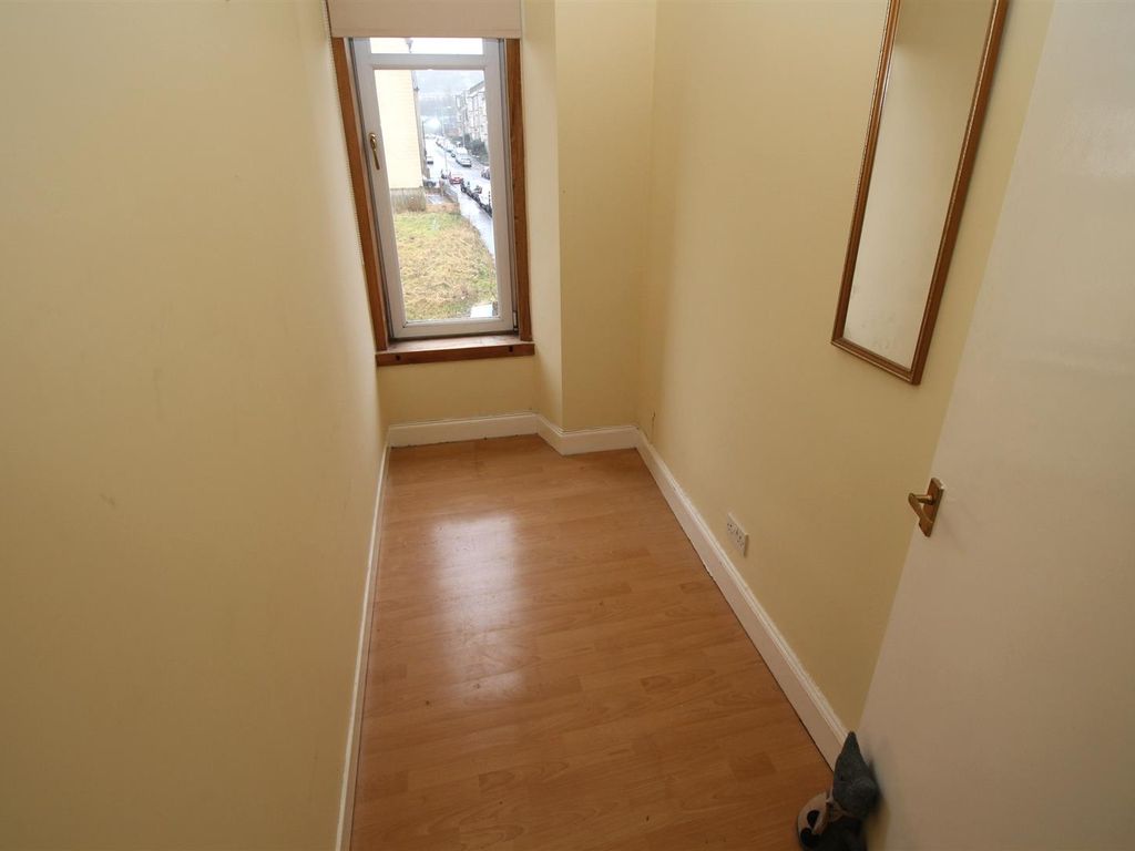 1 bed flat for sale in Armadale Place, Greenock PA15, £39,000