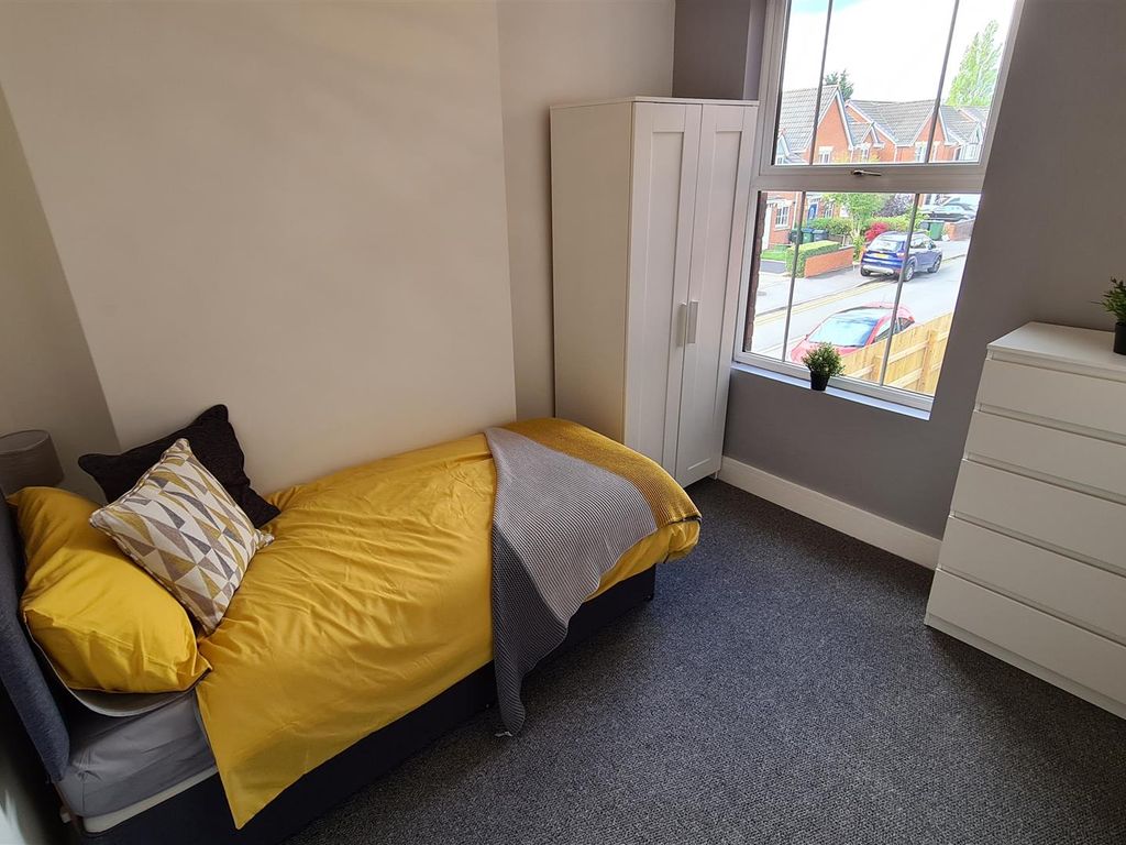Room to rent in Ross, Rowley Regis B65, £525 pcm