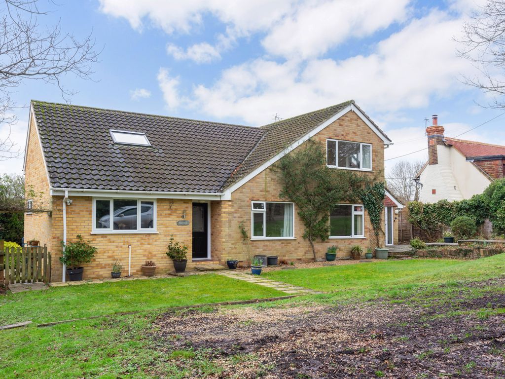 4 bed detached house for sale in West Street, Tadley RG26, £900,000