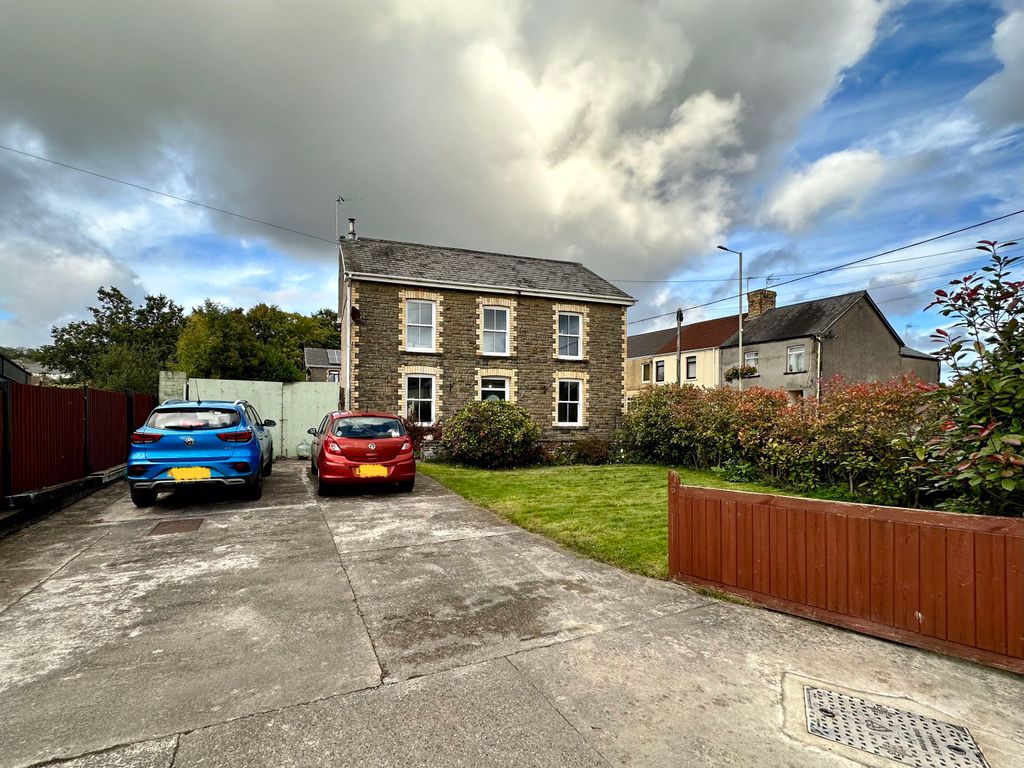 4 bed detached house for sale in Bridgend Road, Llanharan, Rct. CF72, £249,950