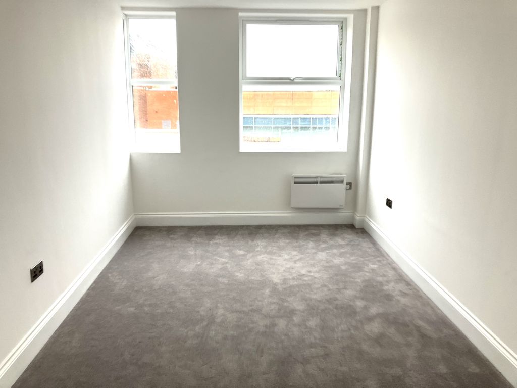 2 bed flat to rent in Chapel Street, Preston PR1, £1,250 pcm
