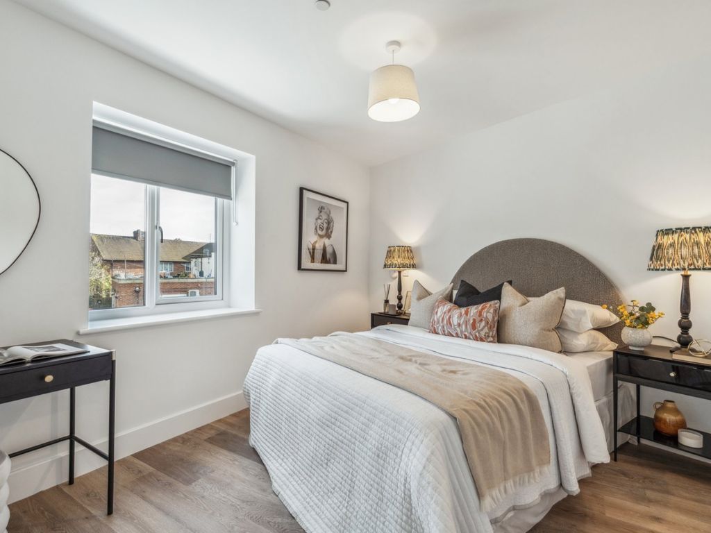 1 bed flat to rent in Hartford Point, 426-430 Bath Road, Nr. Burnham, Berks SL1, £1,325 pcm