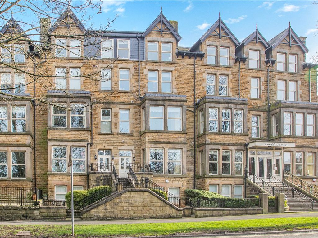 2 bed flat for sale in Valley Drive, Harrogate, North Yorkshire HG2, £265,000