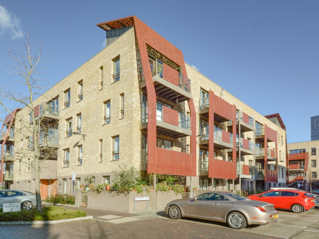 2 bed flat for sale in Redwood Park, Canada Water SE16, £540,000