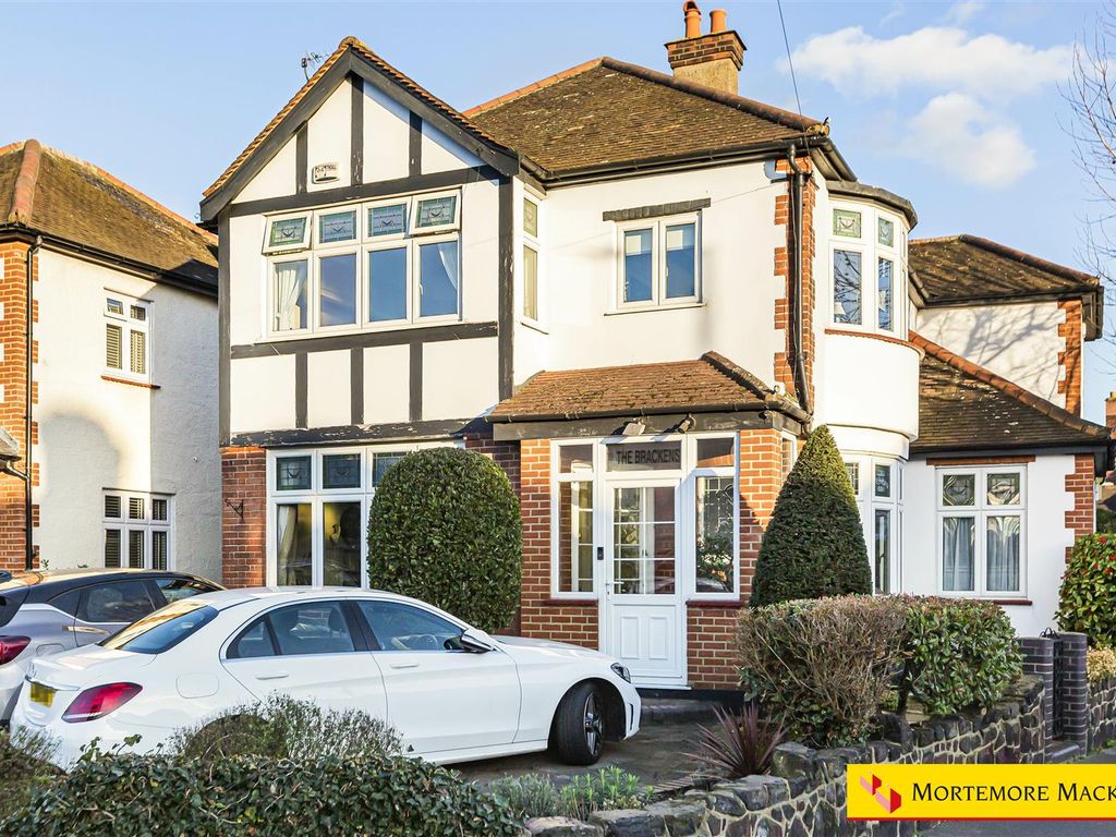 4 bed detached house for sale in The Brackens, Enfield EN1, £950,000