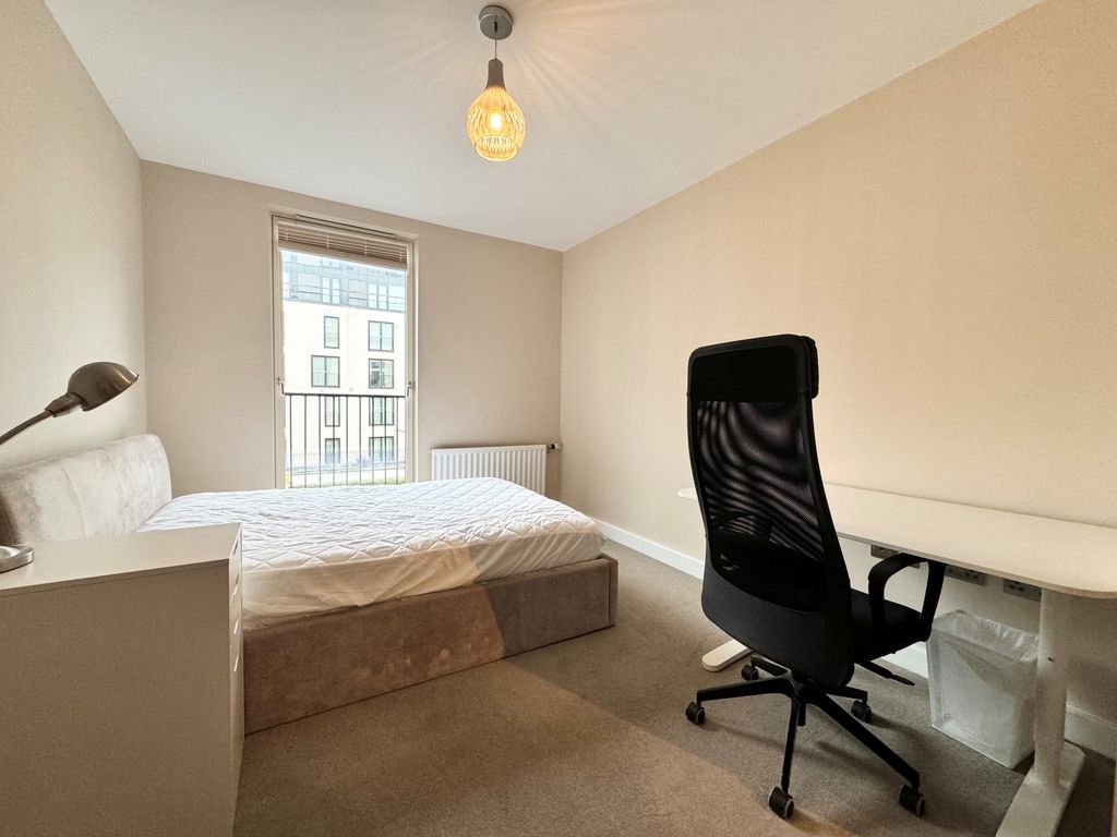 1 bed flat to rent in Victoria Bridge Road, Bath BA2, £1,300 pcm