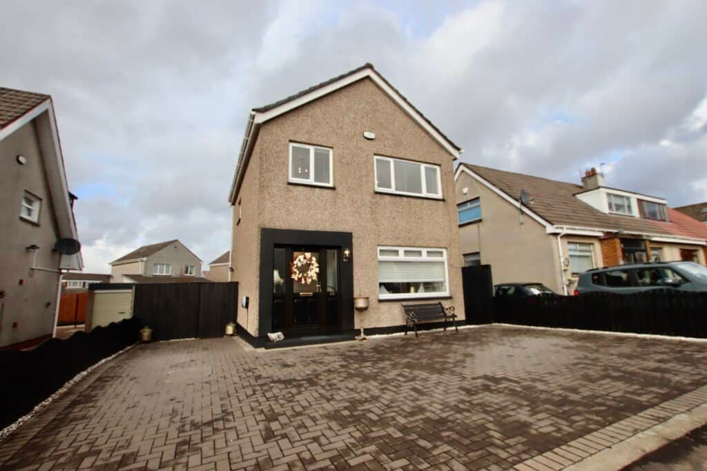 3 bed detached house for sale in Moray Avenue, Cairnhill, Airdrie ML6, £234,999