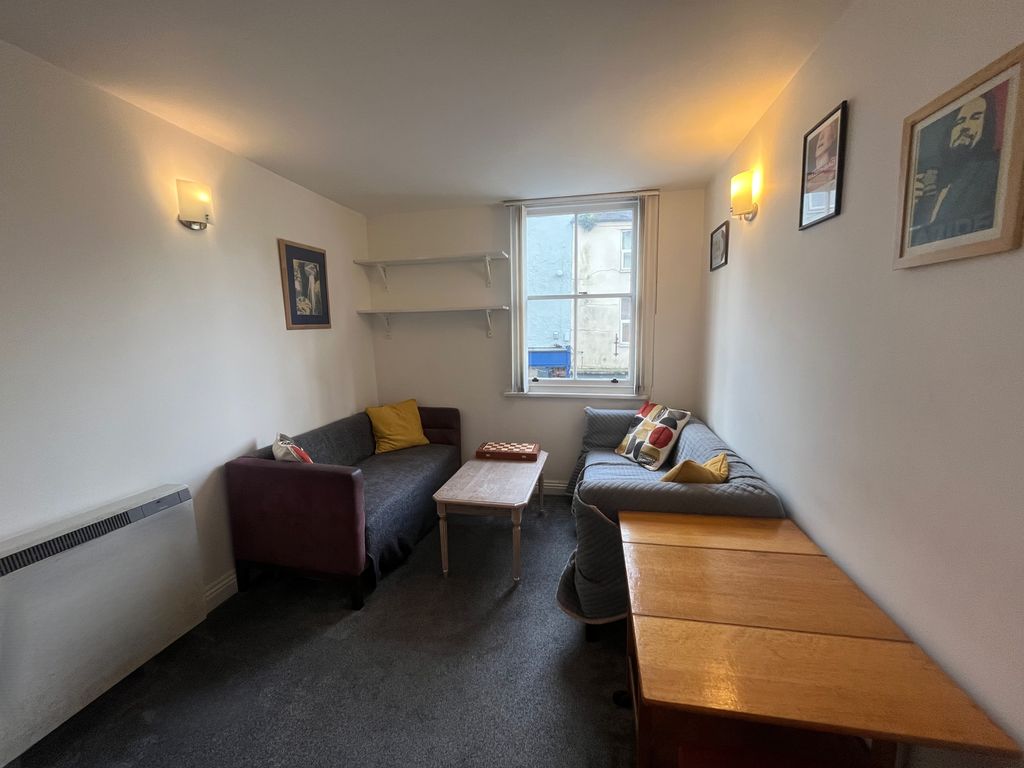 1 bed flat to rent in New Bridge Street, Exeter EX4, £770 pcm