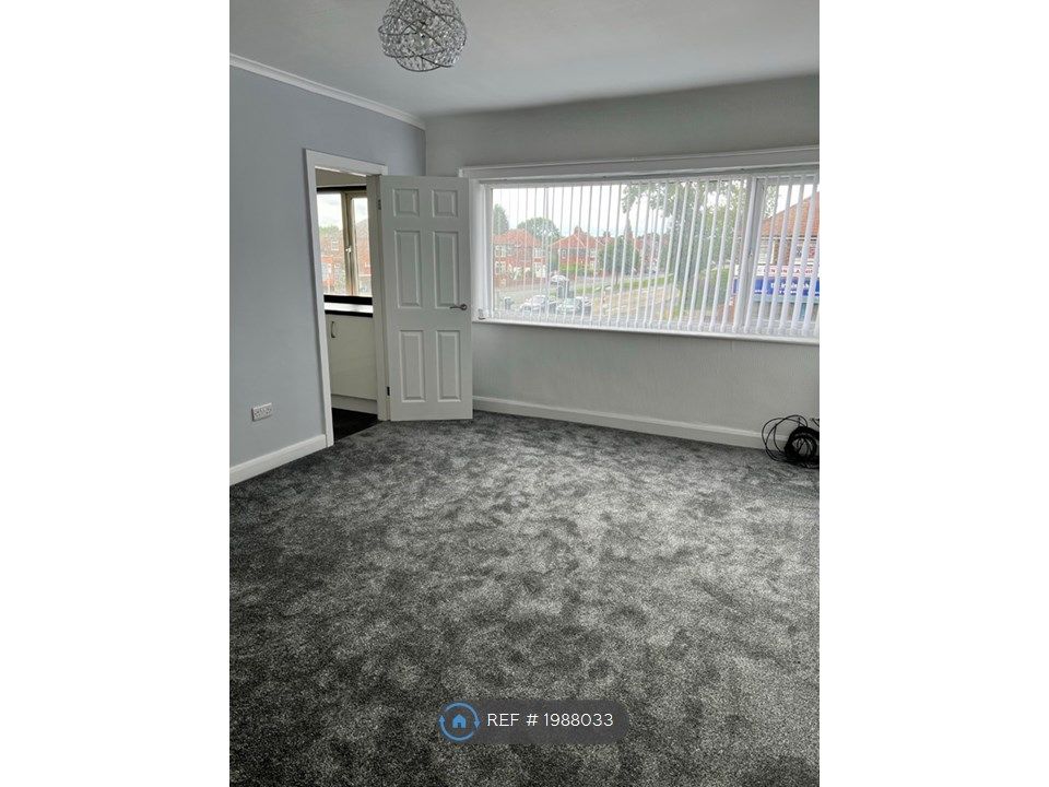 2 bed flat to rent in East Didsbury, Manchester M19, £1,000 pcm