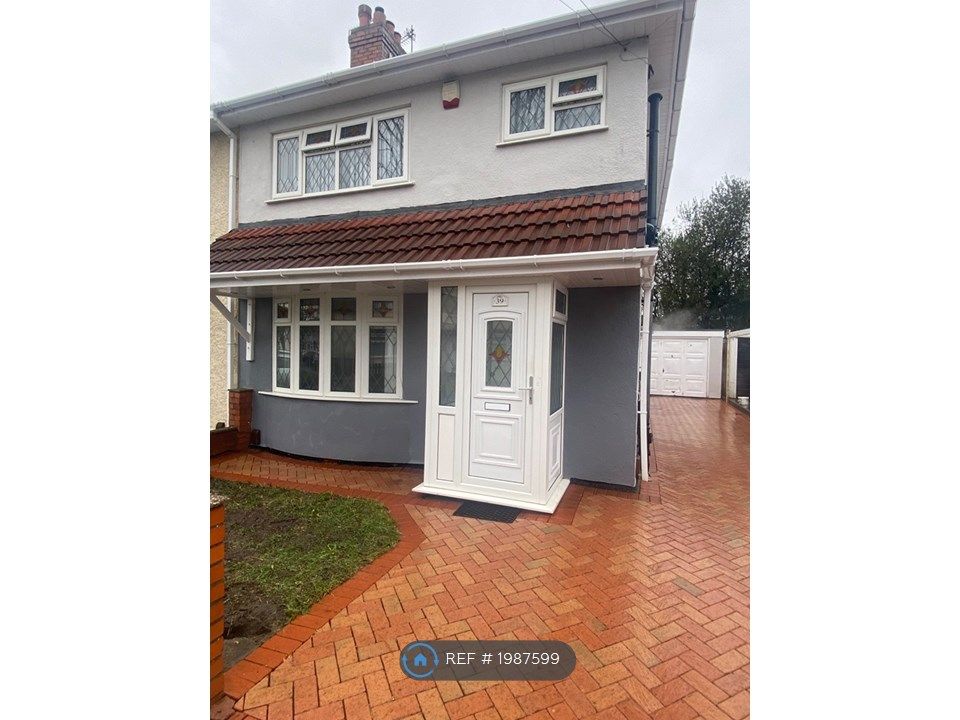 3 bed semi-detached house to rent in Woodland Avenue, Wolverhampton WV6, £1,200 pcm