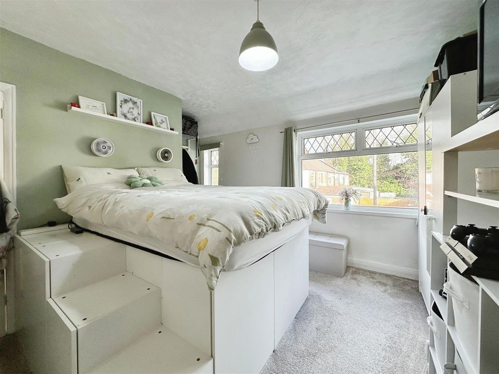 2 bed terraced house for sale in Hamlyn Drive, Hull HU4, £105,000