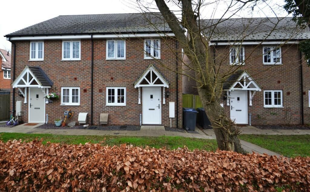 2 bed property for sale in Skipps Meadow, Buntingford SG9, £350,000