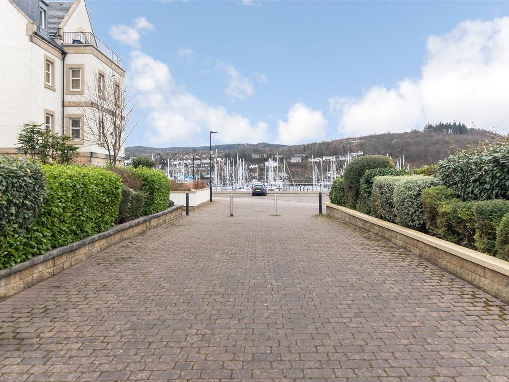 3 bed town house for sale in Harbour Square, Inverkip, Greenock, Inverclyde PA16, £290,000