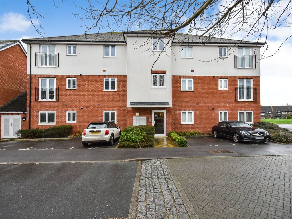 2 bed flat for sale in Holymead, Calcot, Reading RG31, £230,000