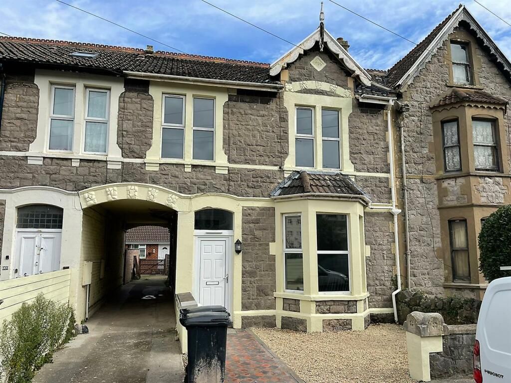 4 bed terraced house to rent in Jubilee Road, Weston-Super-Mare BS23, £1,500 pcm