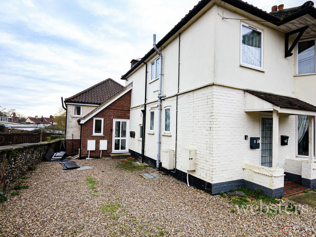 2 bed flat to rent in Friarscroft Lane, Wymondham, Norfolk NR18, £850 pcm