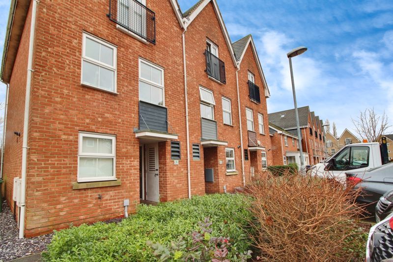 4 bed town house for sale in Linton Close, Eaton Socon, St. Neots PE19, £319,950