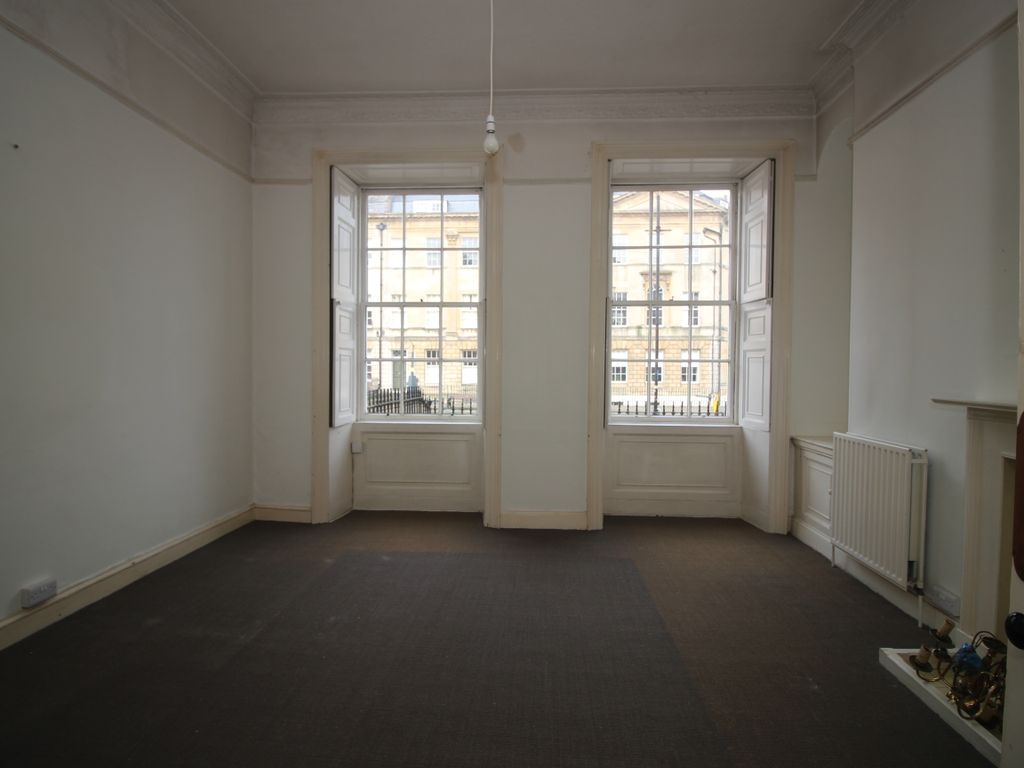 3 bed flat to rent in Great Pulteney Street, Bathwick, Bath BA2, £1,750 pcm