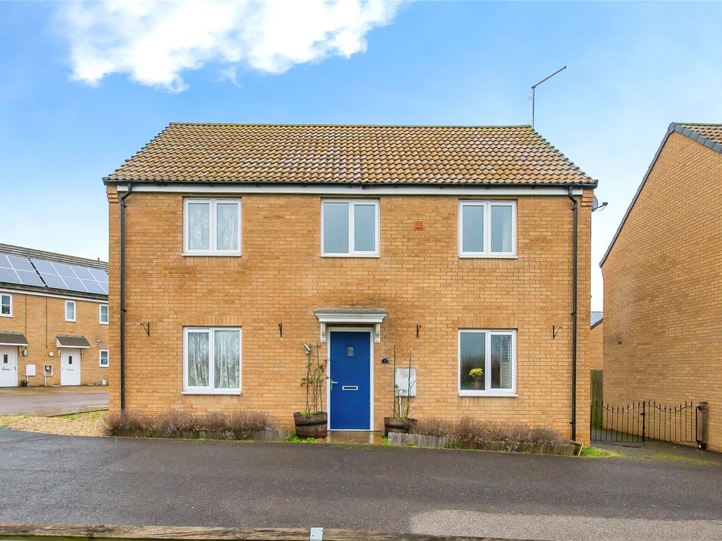 4 bed detached house for sale in Flora Close, Peterborough, Cambridgeshire PE2, £300,000