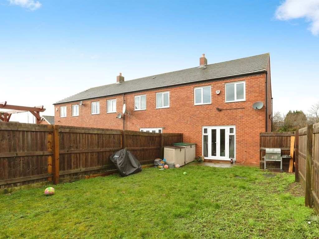 3 bed end terrace house for sale in Kirkwood Close, Leicester Forest East, Leicester LE3, £270,000
