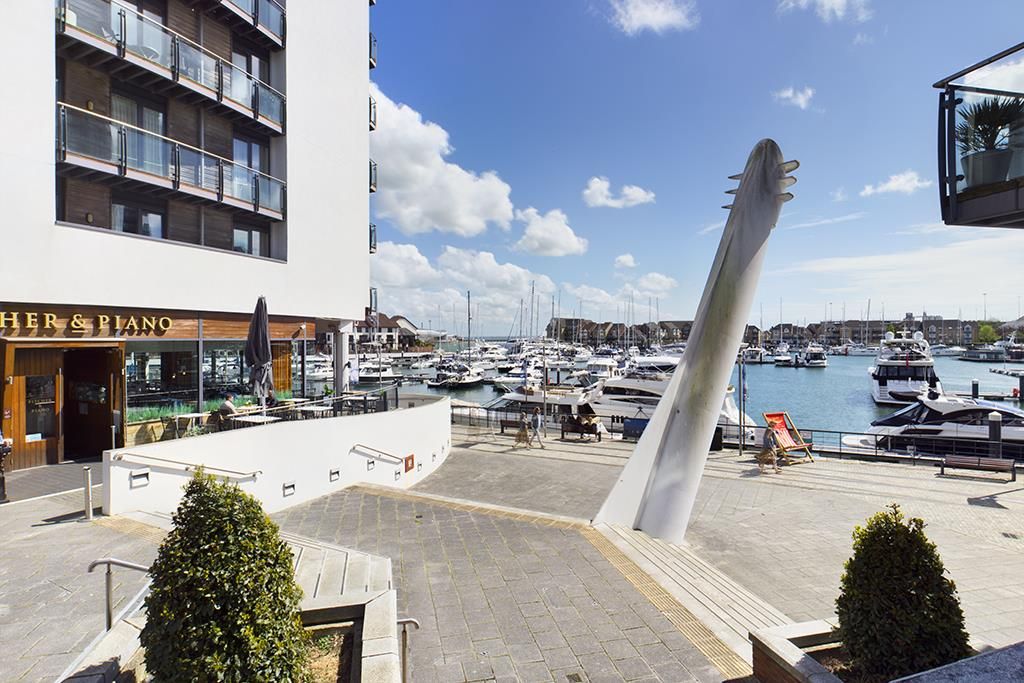 2 bed flat to rent in Mistral, Channel Way, Ocean Village, Southampton, Hampshire SO14, £1,350 pcm
