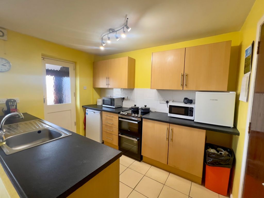 3 bed town house for sale in Stannington View Road, Crookes S10, £325,000