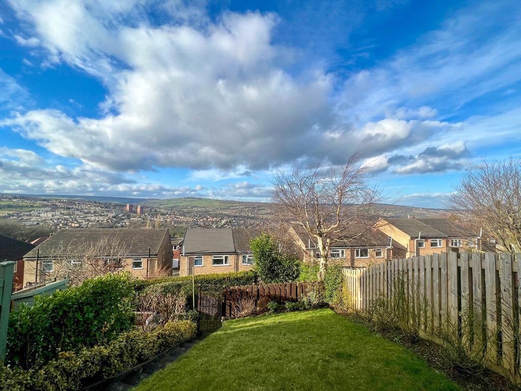 3 bed town house for sale in Stannington View Road, Crookes S10, £325,000