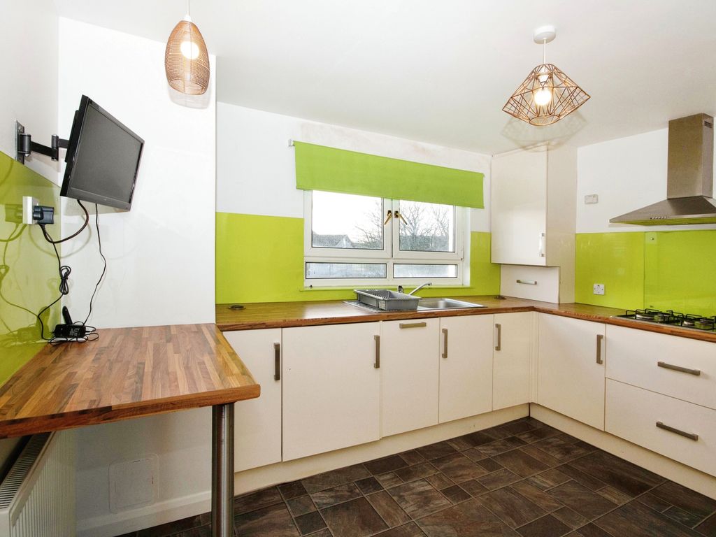3 bed flat for sale in Tornashean Gardens, Aberdeen AB21, £90,000