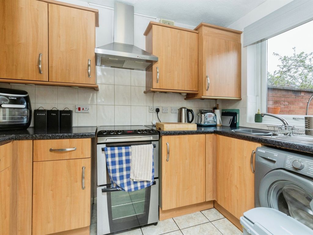 3 bed end terrace house for sale in Burgess Green Close, St. Annes Park, Bristol BS4, £310,000