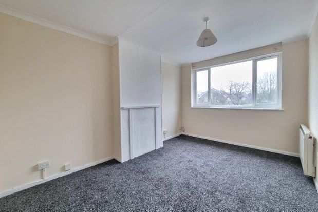 3 bed flat to rent in Green Lane, Birmingham B36, £950 pcm