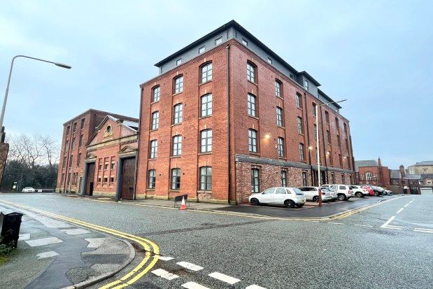 1 bed flat to rent in Shiffnall Street, Bolton BL2, £850 pcm