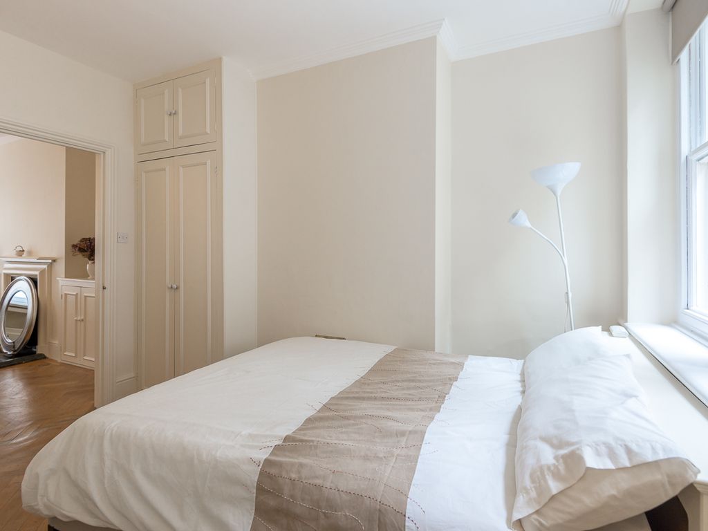 1 bed flat for sale in Carrington Street, Mayfair W1J, £775,000