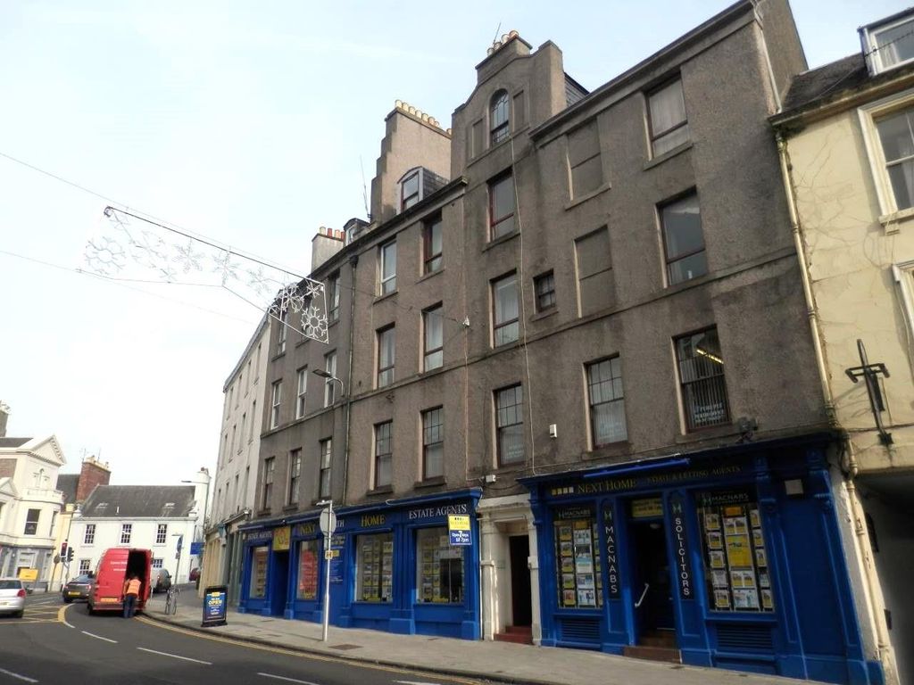 2 bed flat to rent in George Street, Perth PH1, £695 pcm