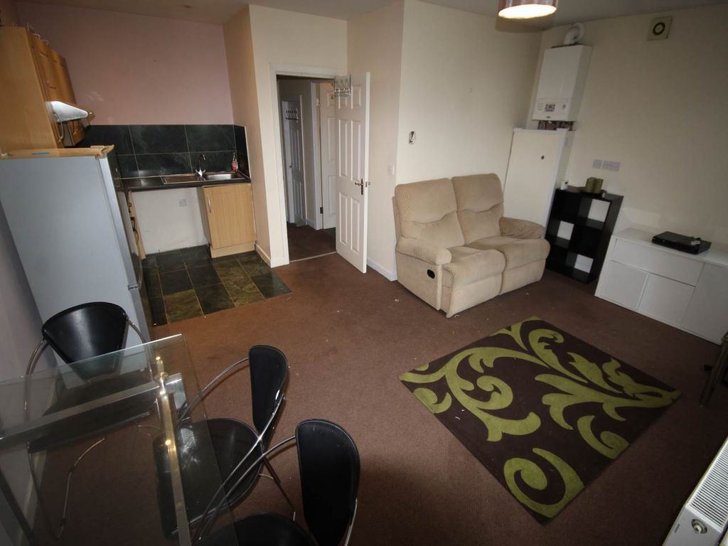 1 bed flat to rent in Tong Street, East Bierley, Bradford BD4, £525 pcm