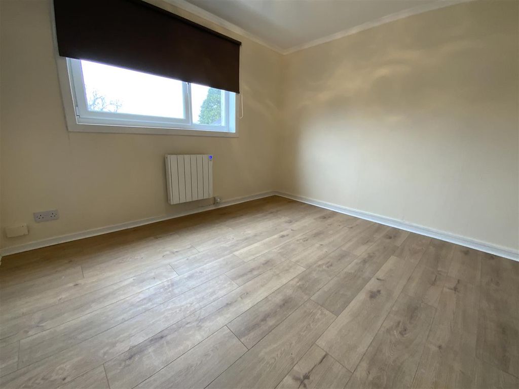 1 bed flat to rent in Kirkton Place, Village, East Kilbride G74, £595 pcm